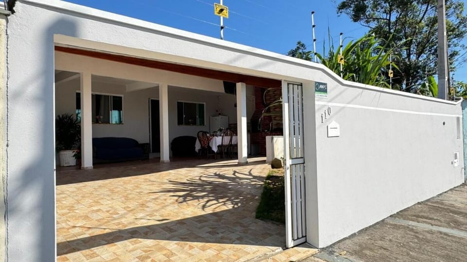 Casa Area Gourmet, Wi-fi,Barbecue,Petfriendly House in Peruíbe