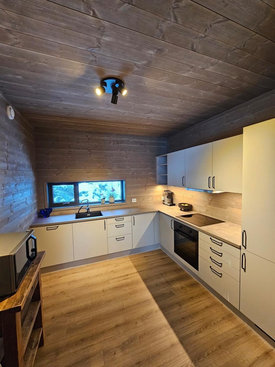Sirdal Tjørhom, inc 2 skilift passes for the whole stay, walking distance from ski slope House in Rogaland