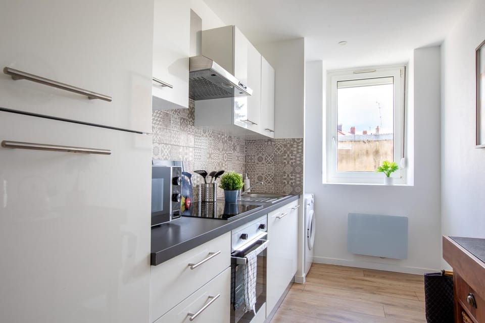 Coffee/tea facilities, Kitchen or kitchenette, dishwasher, oven, pet friendly, stove, toaster, washing machine