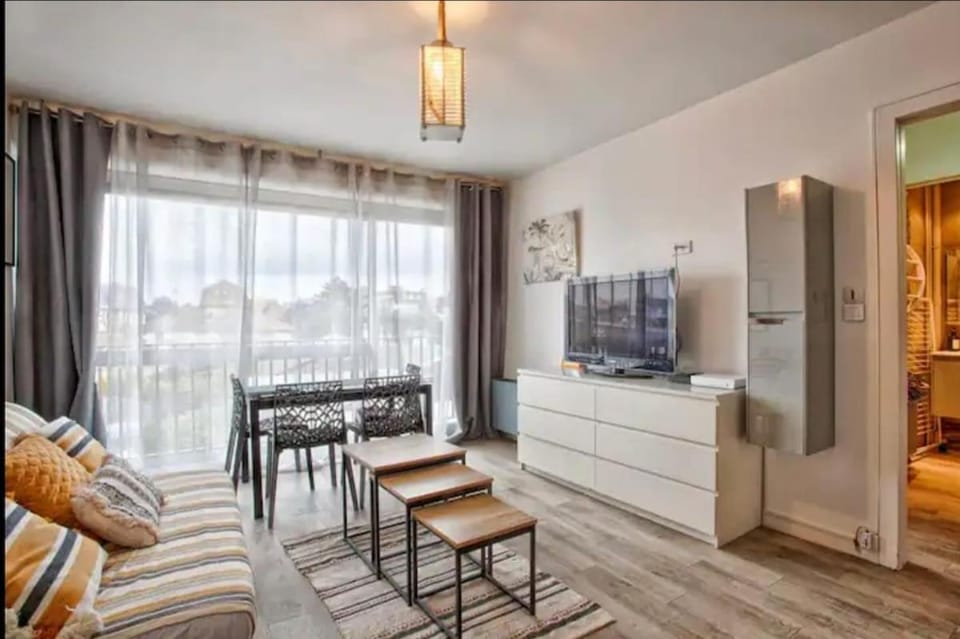 COZY beautiful seaside apartment Apartment in Normandy