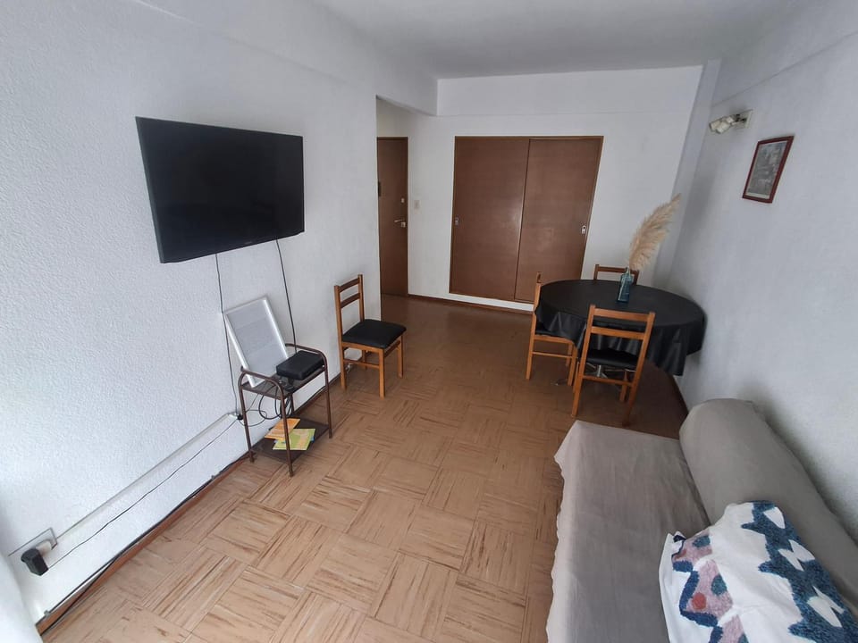 Communal lounge/ TV room, TV and multimedia, Living room, Seating area