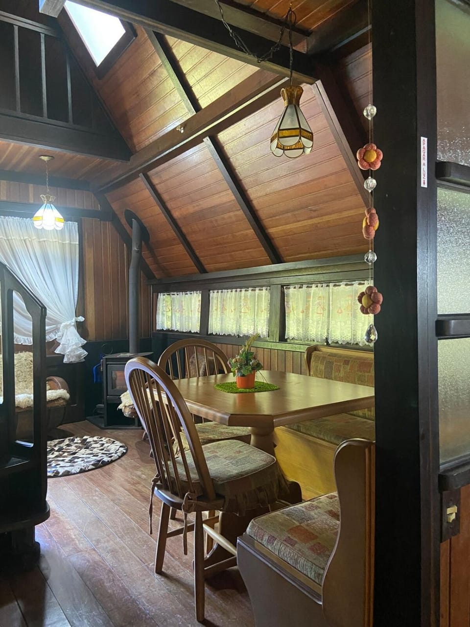 Seating area, Dining area