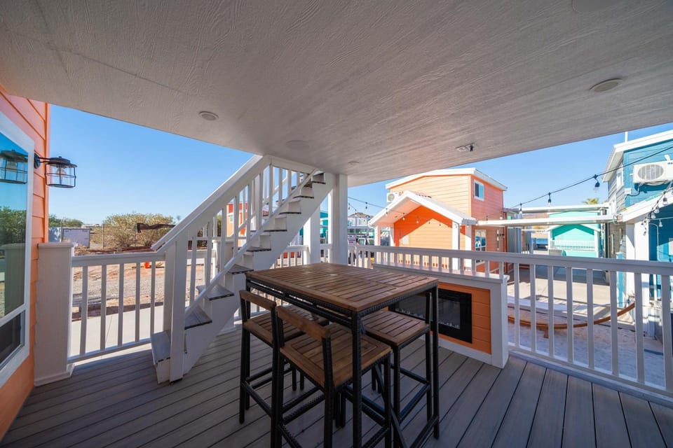 Full Throttle at Roadrunner Resort House in Earp