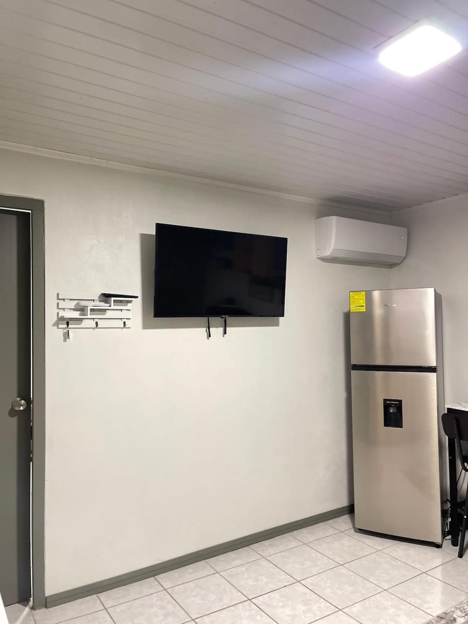 5 minutes Drive to Eagle beach Cozy Private 1BR with pool Apartment in Noord