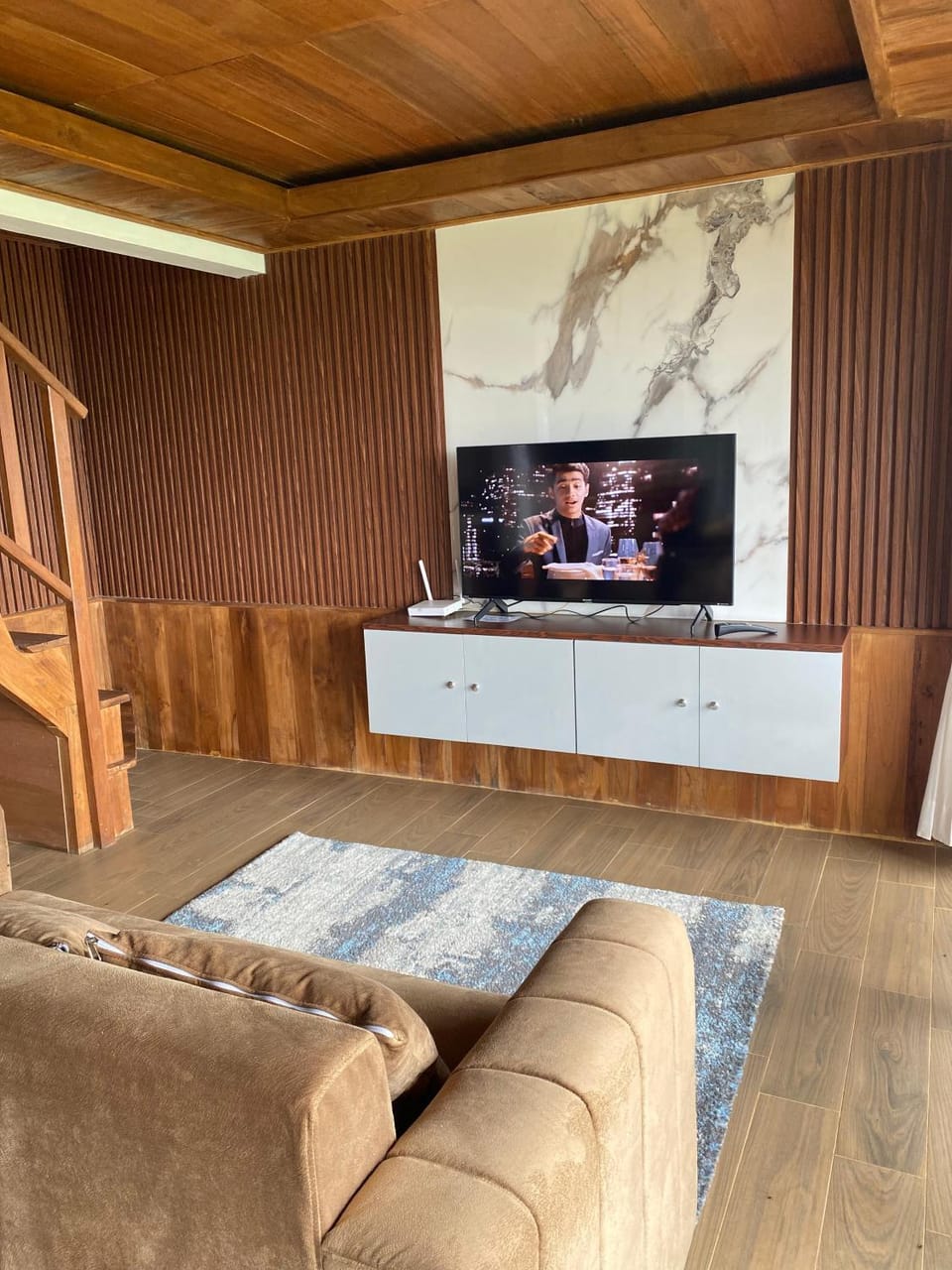 Communal lounge/ TV room, TV and multimedia, Living room, Seating area, Evening entertainment