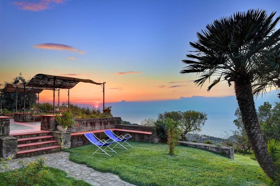 Nearby landmark, Natural landscape, Evening entertainment, Garden view, Sea view, Sunset, sunbed