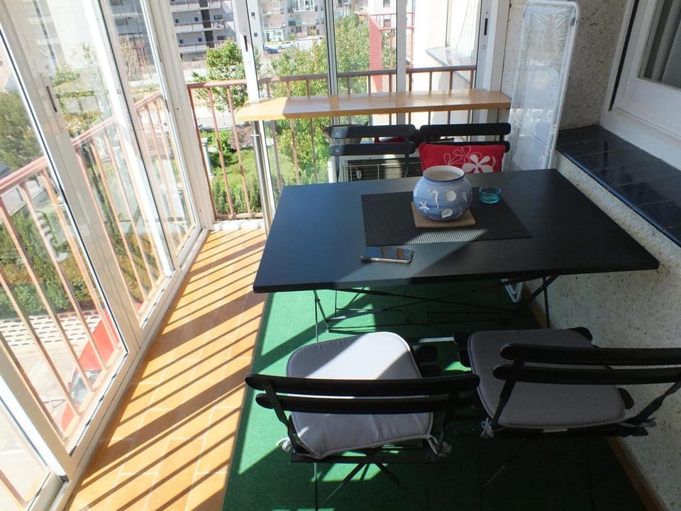 Apartamento renovado cerca de la playa con terraza para 4 personas en Roses - ES-204-73 Apartment in Roses