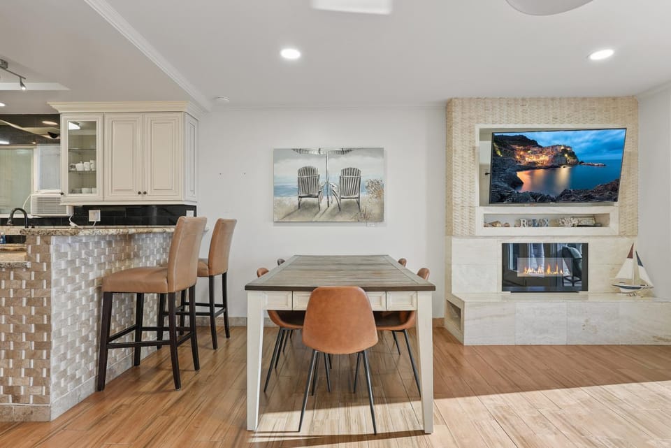 Beachfront Getaway with Ocean Views and Private Patio House in Balboa Peninsula