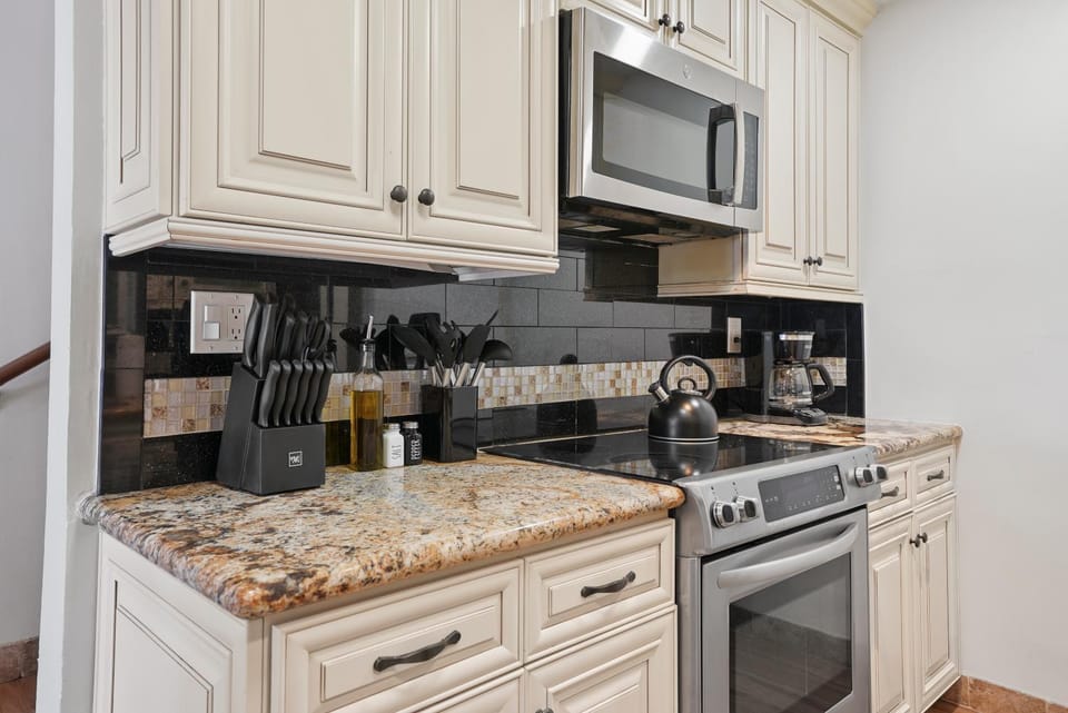 Beachfront Getaway with Ocean Views and Private Patio House in Balboa Peninsula