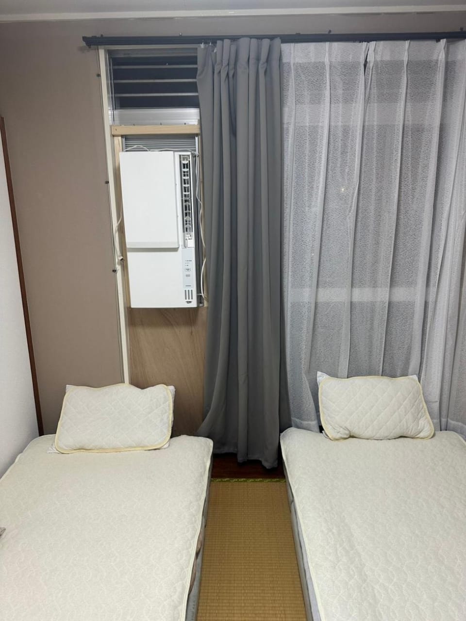 真鶴個室102和室ツイン 駅徒歩6分Atami Hakoneも近いゲストハウス真鶴 Bed and Breakfast in Kanagawa Prefecture