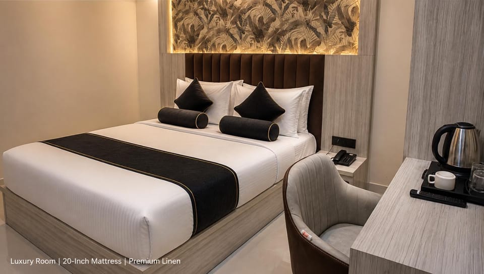 Bed, Kitchen or kitchenette, Photo of the whole room, Bedroom