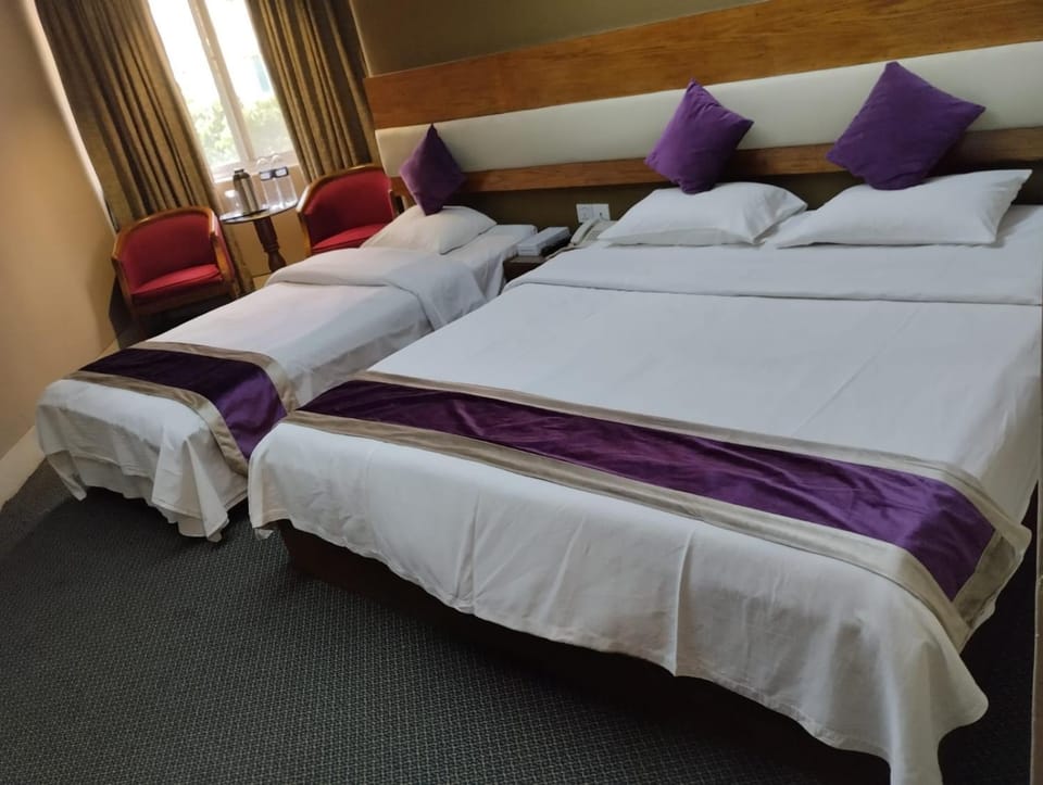 Bed, Hot Tub, View (from property/room), Photo of the whole room, Bedroom