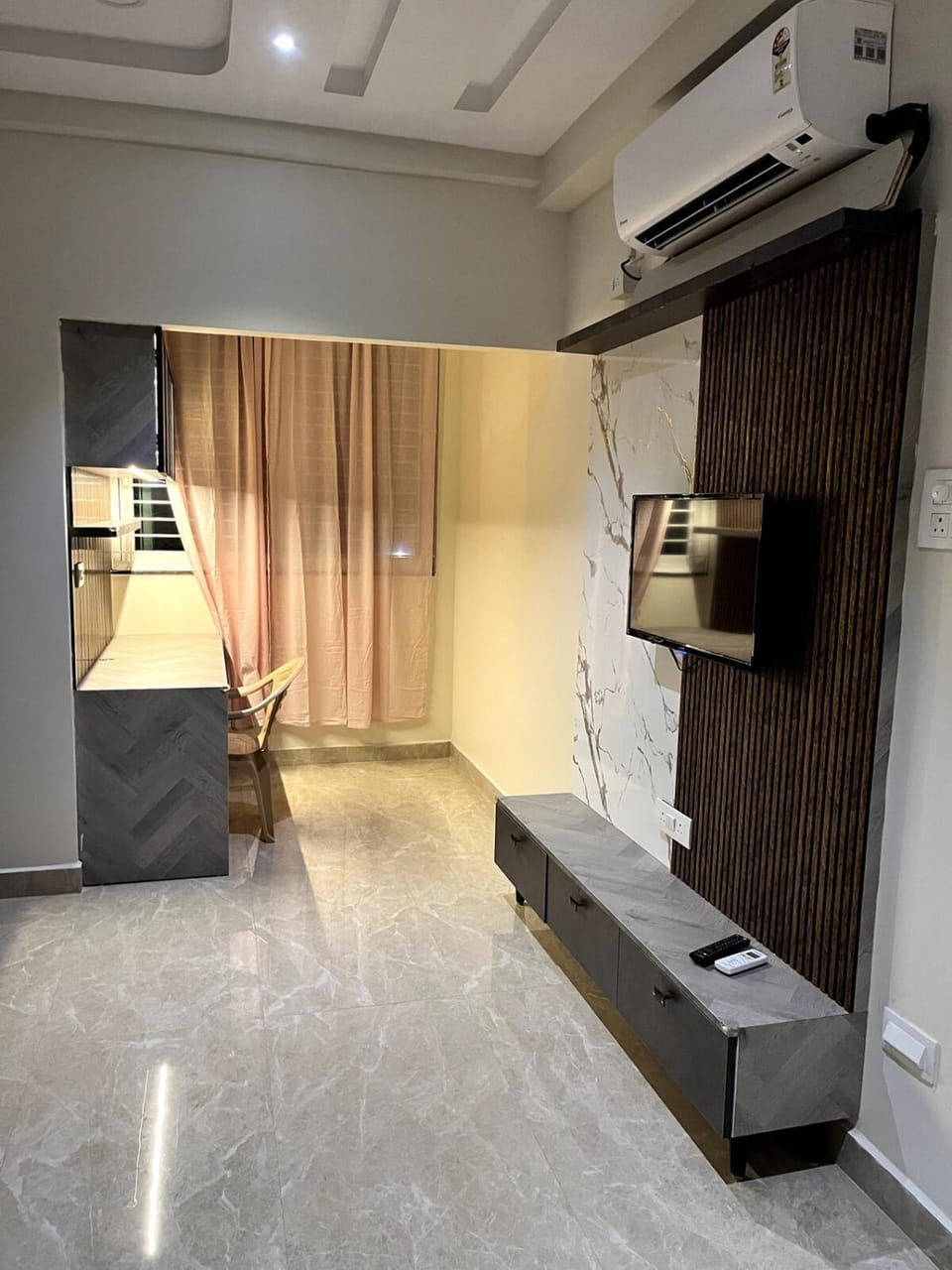 Bedroom, air conditioner