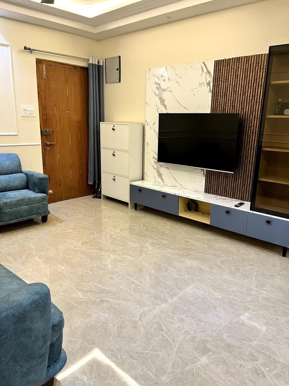 Communal lounge/ TV room, TV and multimedia, Living room, Seating area