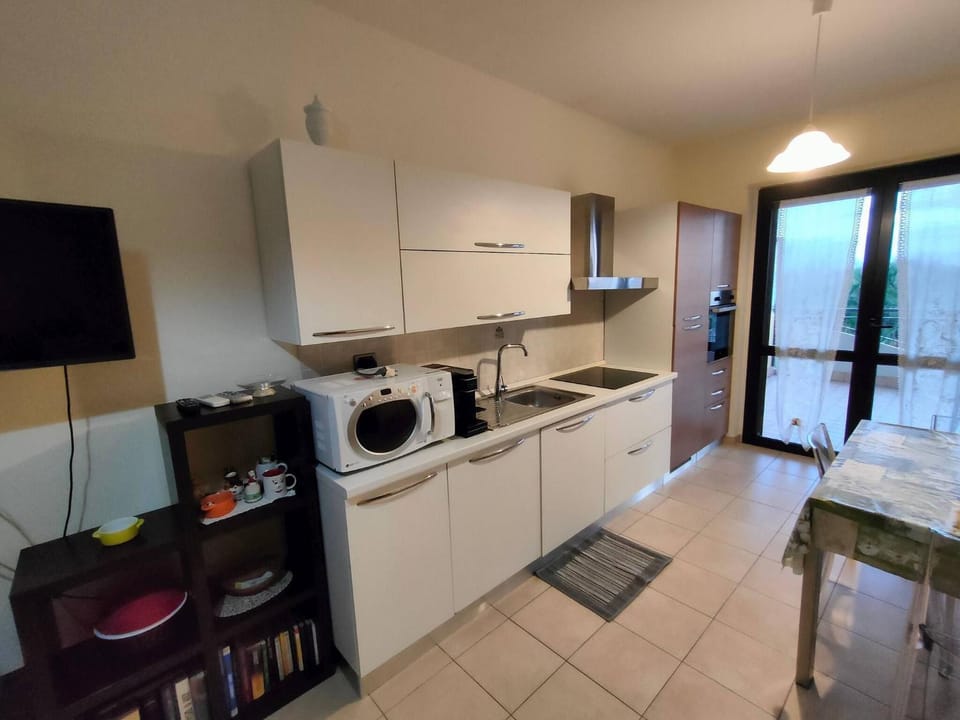 microwave, oven, kitchen