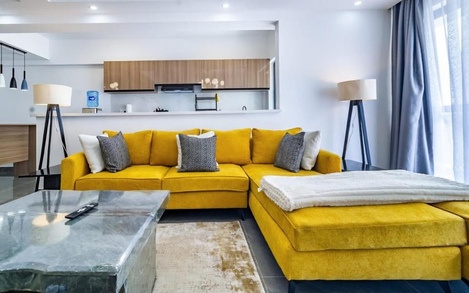 Modern 2 bed Apt in Riverside Westlands Nairobi behind Riverside Square Mall with Gym 5 minutes to CBD with scenic nature and River views situated on the 8th floor Apartment in Nairobi