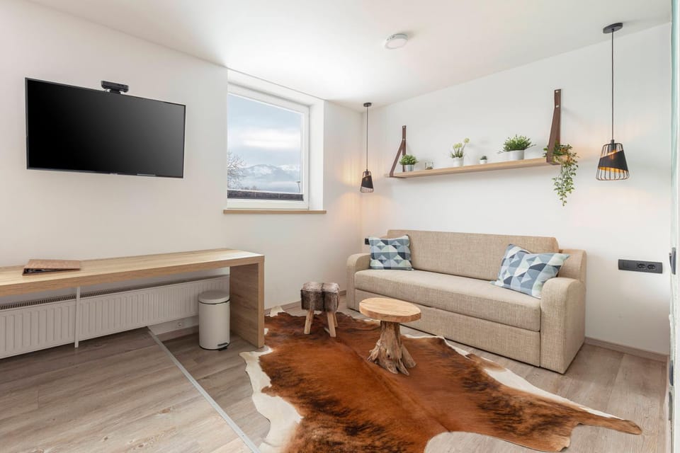 TV and multimedia, Seating area