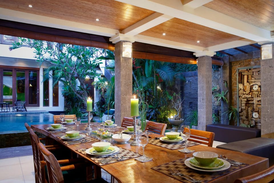 Garden, Food and drinks, Dining area, Pool view, Swimming pool
