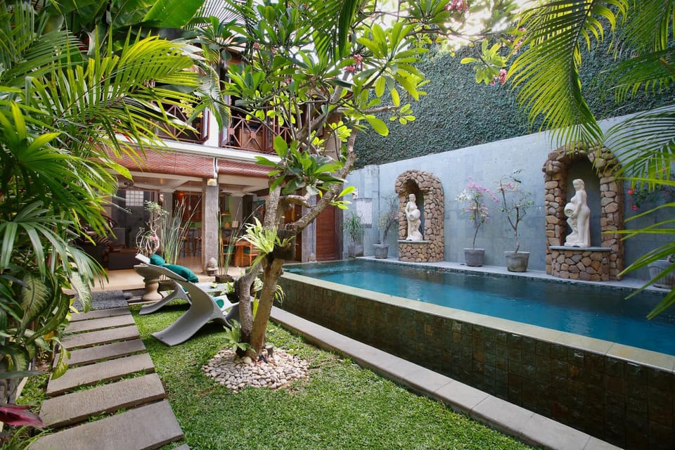 Day, Natural landscape, Garden, Garden, Garden view, Pool view, Swimming pool, sunbed