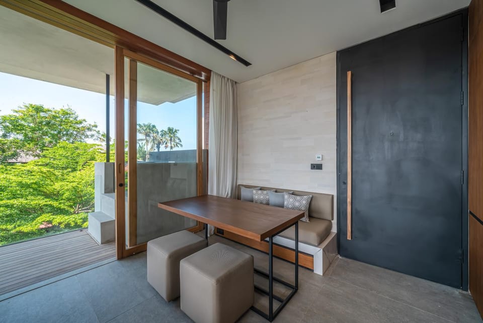 Balcony/Terrace, Seating area, Dining area