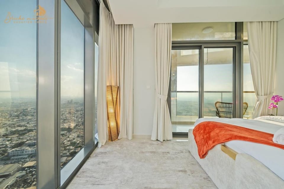 Luxury Sea View High Floor 3Bhk Apartment in Dubai