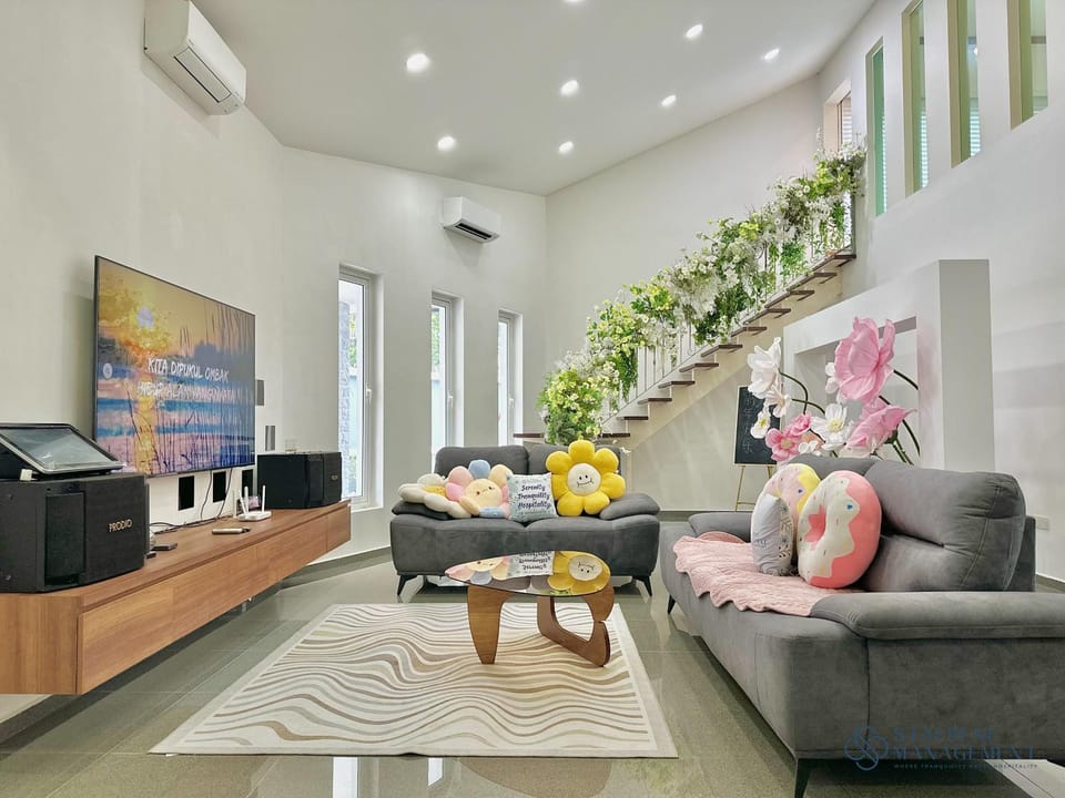 TV and multimedia, Living room, Seating area