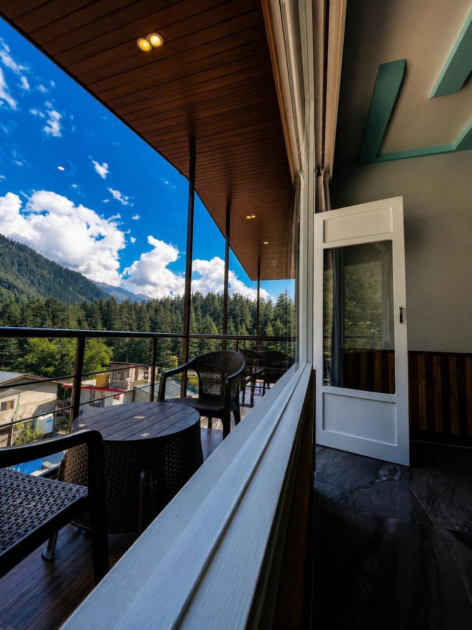 Patio, Day, Natural landscape, View (from property/room), Balcony/Terrace, Seating area, Mountain view