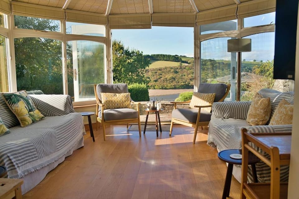 Sherriffs, Bantham in SDevon, 5 min walk to beach Apartment in England