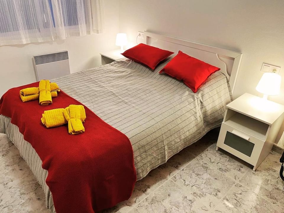 Fresa Apartment La Mata, 2 min to beach, private garage Apartment in Torre La Mata