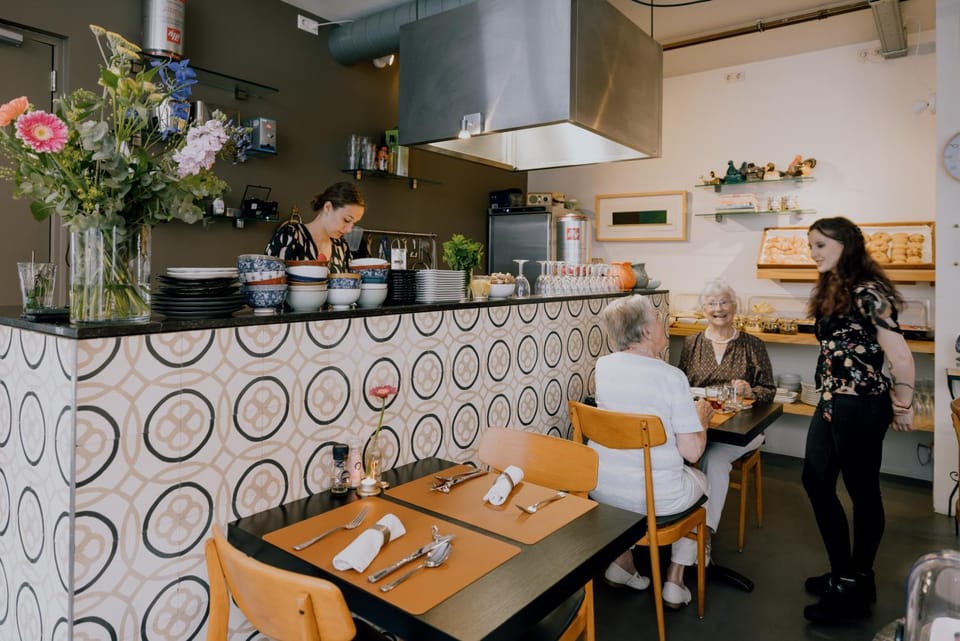 Restaurant/places to eat, Meals, Breakfast, Buffet breakfast