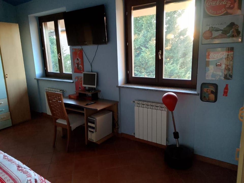 TV and multimedia, Photo of the whole room