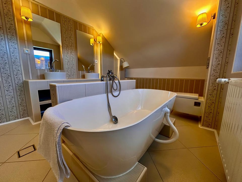 Bathroom, Bath