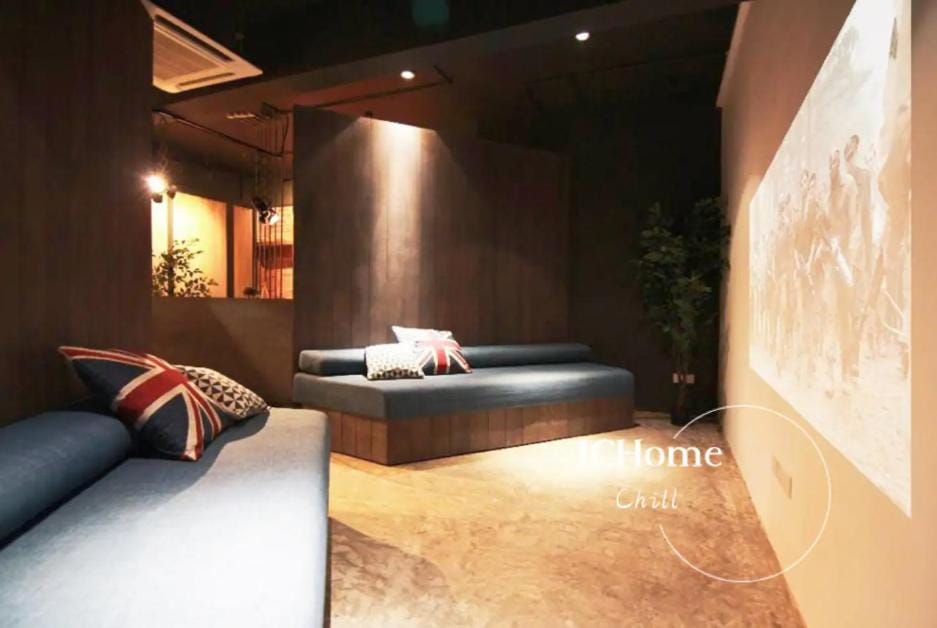 Living room, Seating area