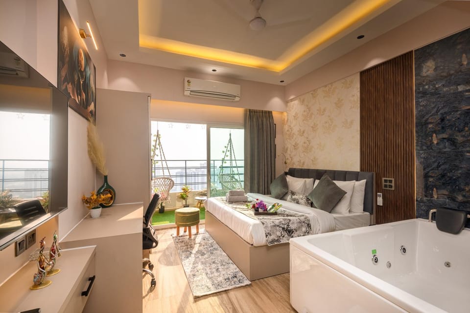Hot Tub, Hot Tub, Bedroom, Bath