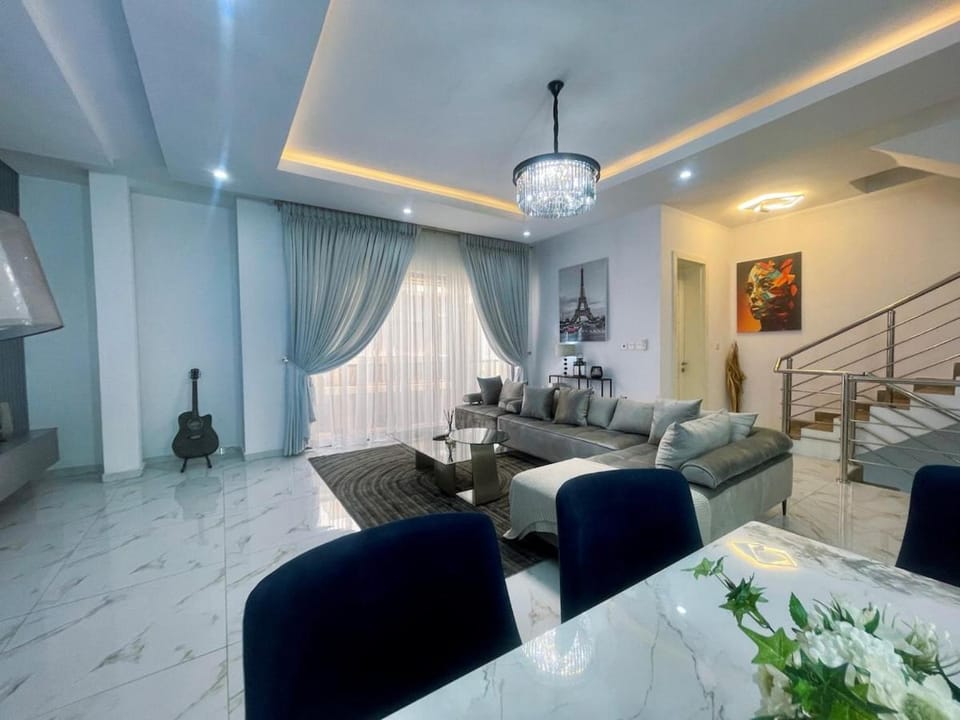 Contemporary 4 Bedroom Duplex, Ikoyi Apartment in Lagos