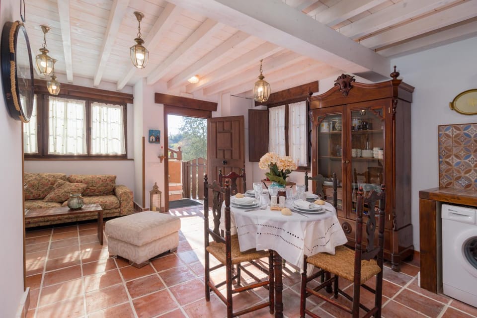 Casa JUANI COMILLAS House in Western coast of Cantabria