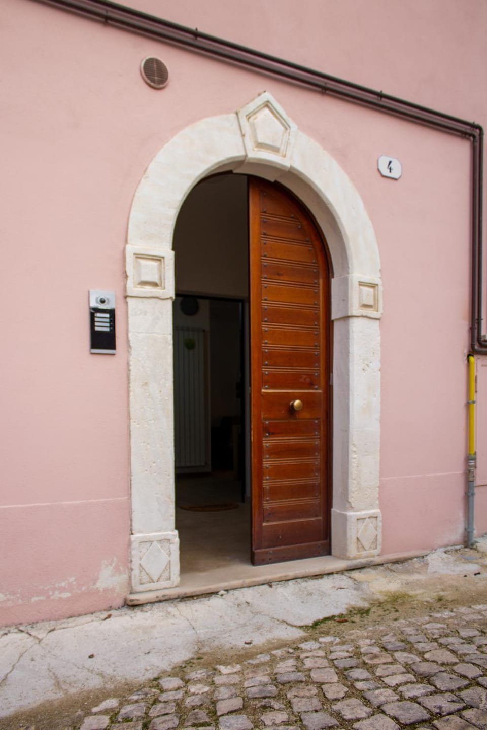 Facade/entrance