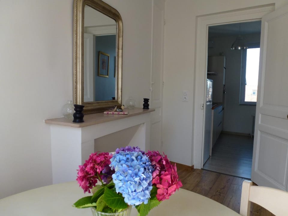 Property building, Living room, Other, Decorative detail