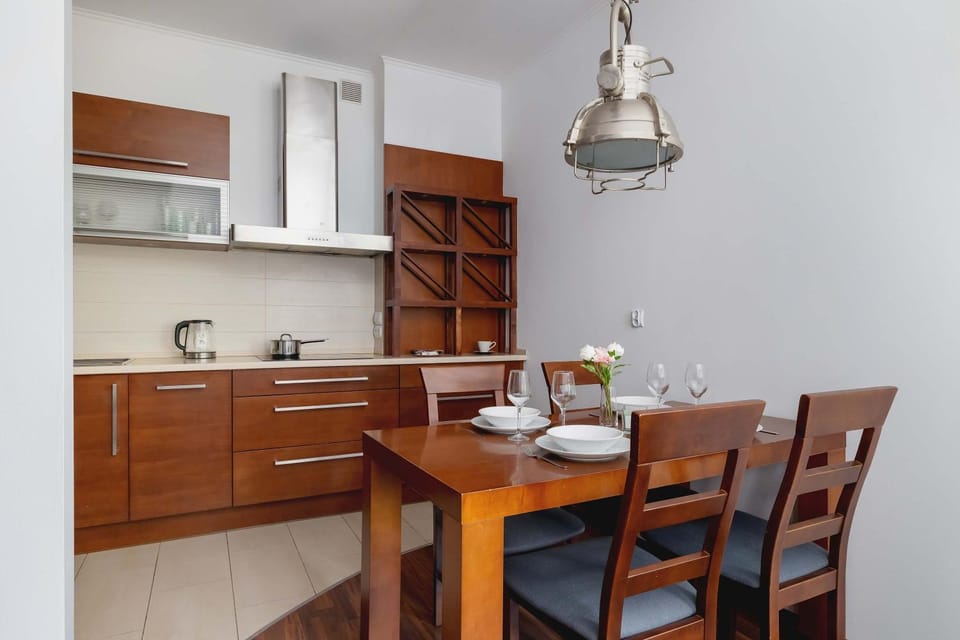 Kitchen or kitchenette, Dining area, stove