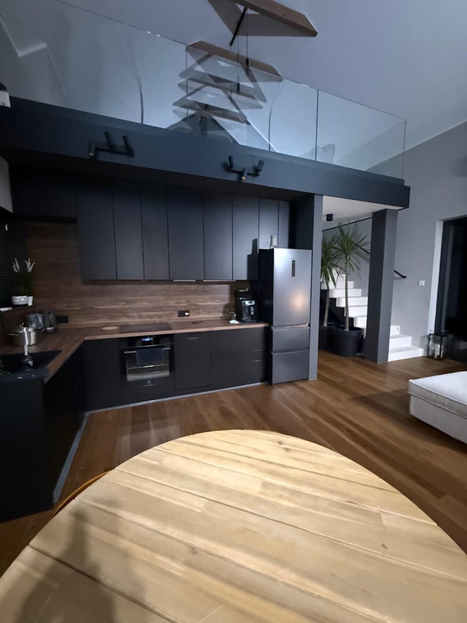 Kitchen or kitchenette, Dining area, stove