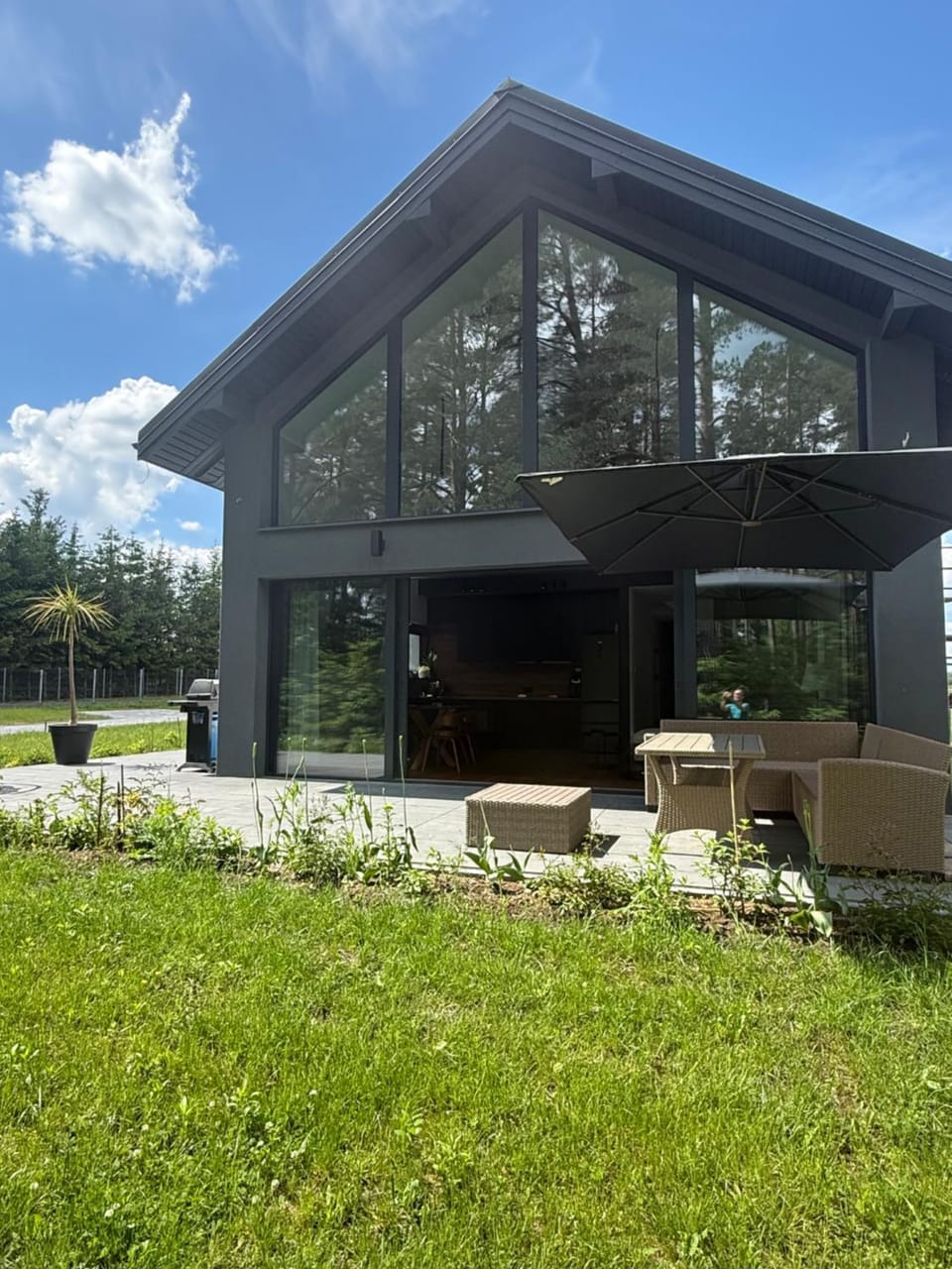 Property building, Day, Natural landscape, Garden, Garden view