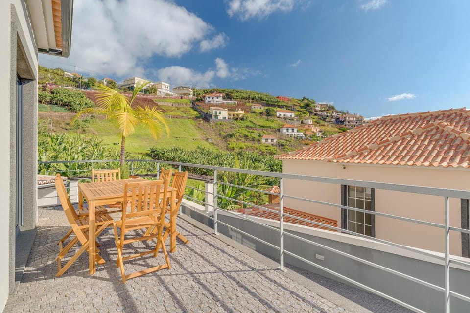 Property building, Day, Natural landscape, View (from property/room), Balcony/Terrace, Dining area, Mountain view