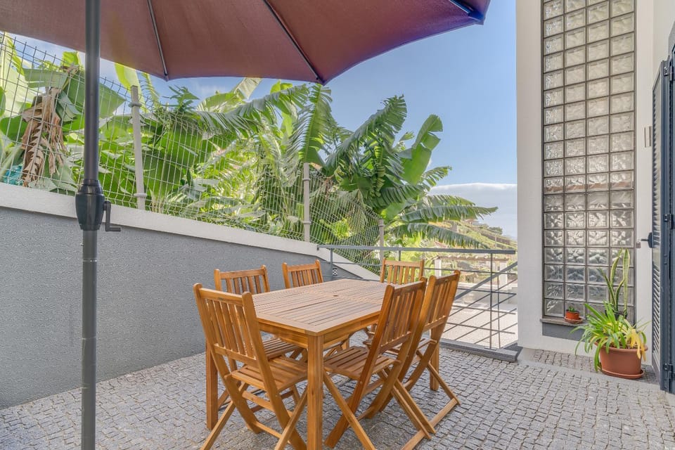 Patio, Day, Garden, View (from property/room), Balcony/Terrace, Dining area, Garden view