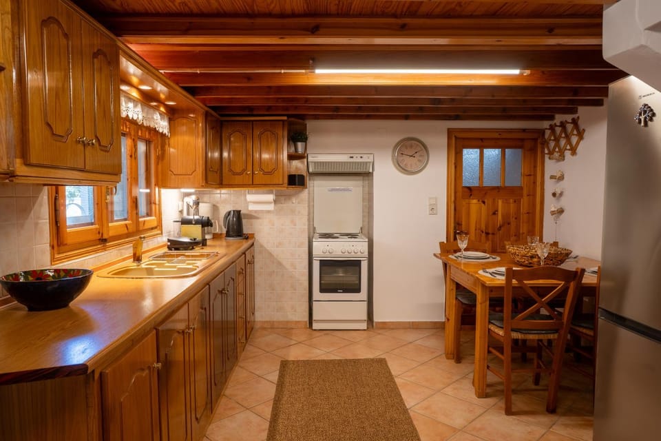 Coffee/tea facilities, Kitchen or kitchenette, oven