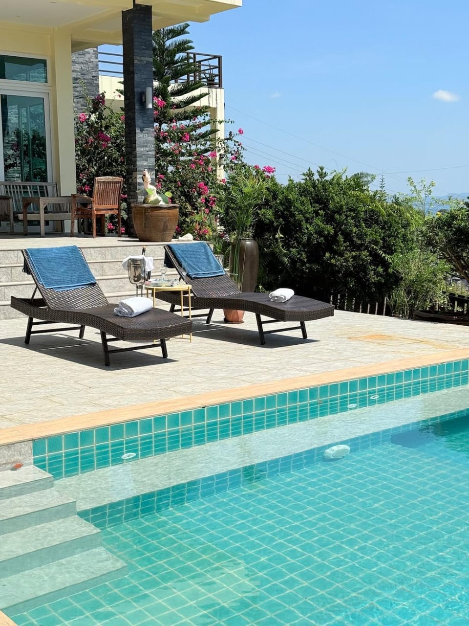 Patio, Day, Pool view, Swimming pool, sunbed