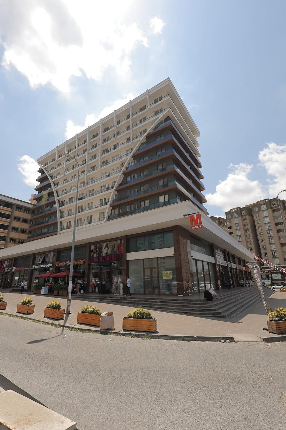 Luxury Designed Comfortable 2 Rooms & 1 Living room Apartment Free Parking Garaj Apartment in Istanbul