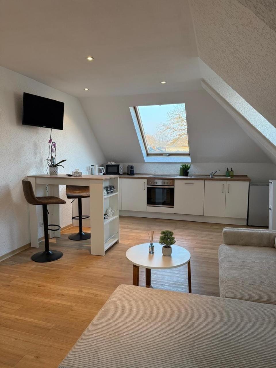 TV and multimedia, Kitchen or kitchenette, Seating area, Dining area