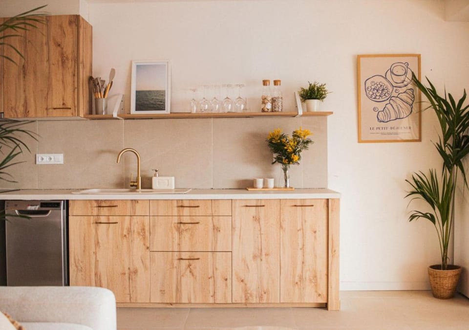 Kitchen or kitchenette, kitchen