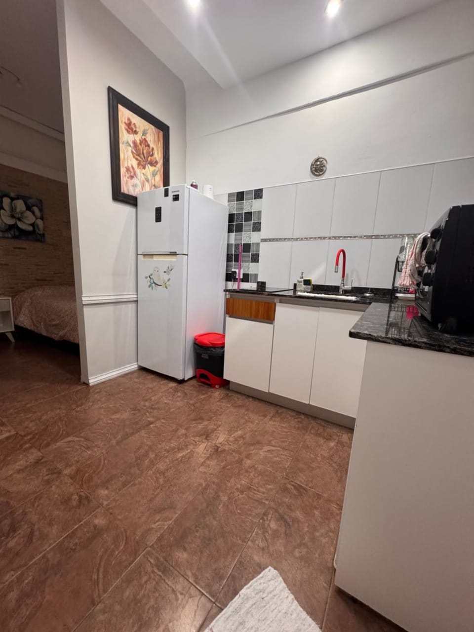 minibar, stove