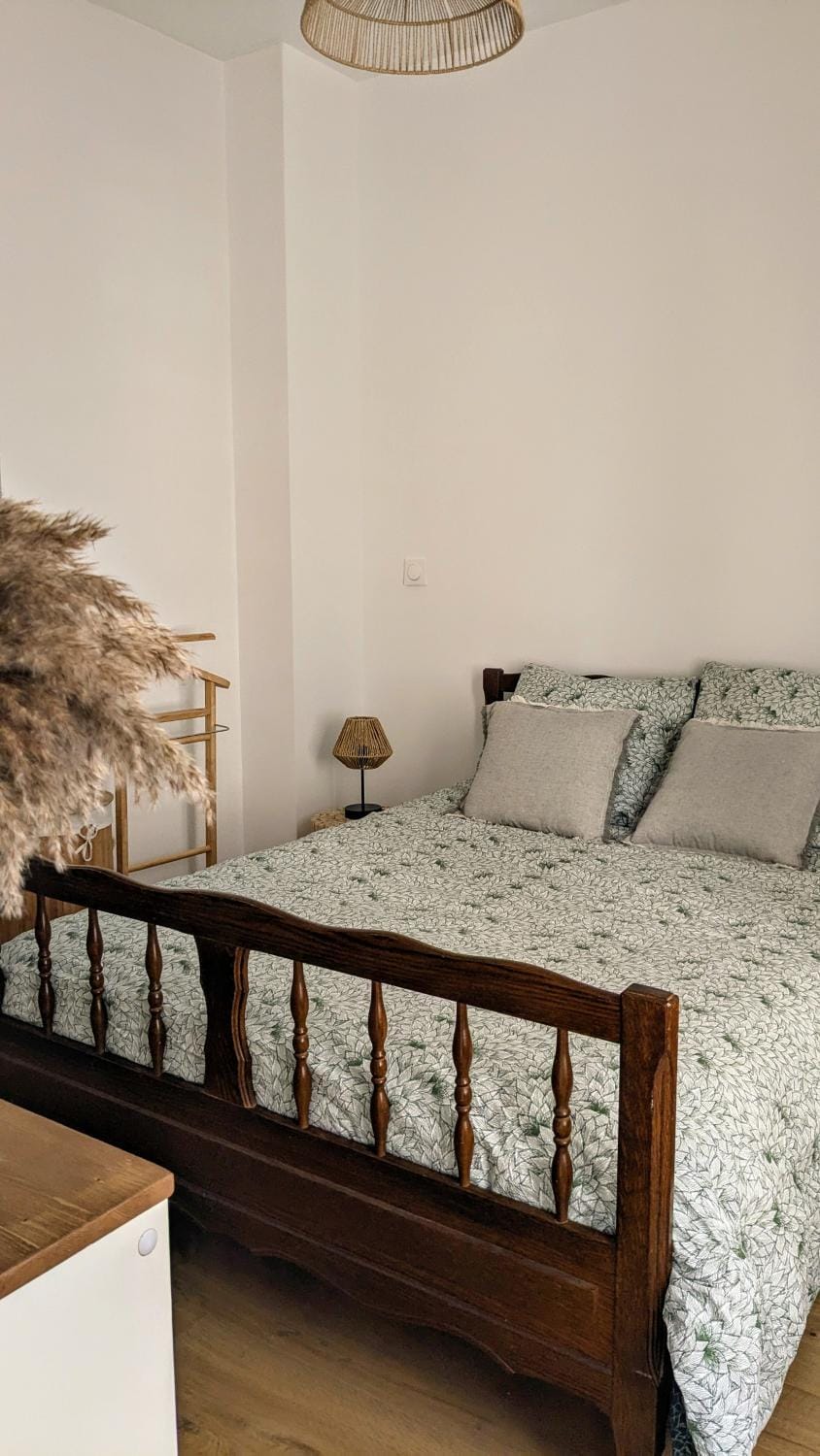 Bed, Bedroom